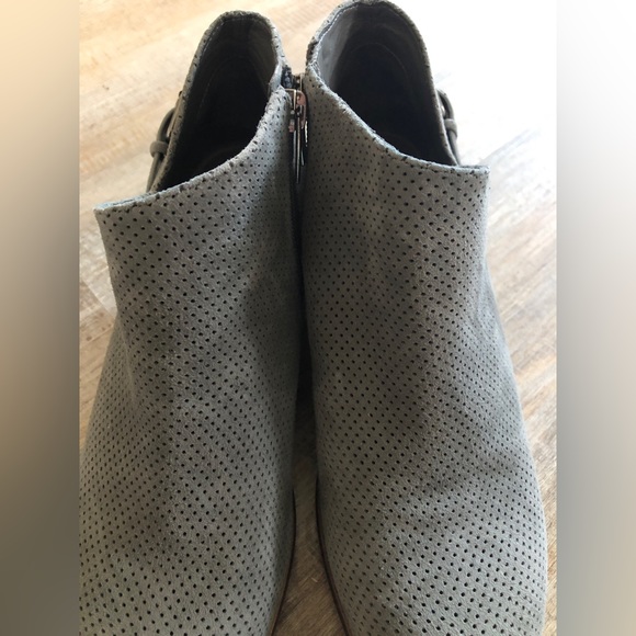 Vince Camuto Gray Boots | Low Cut | Size 8M US - Picture 13 of 13